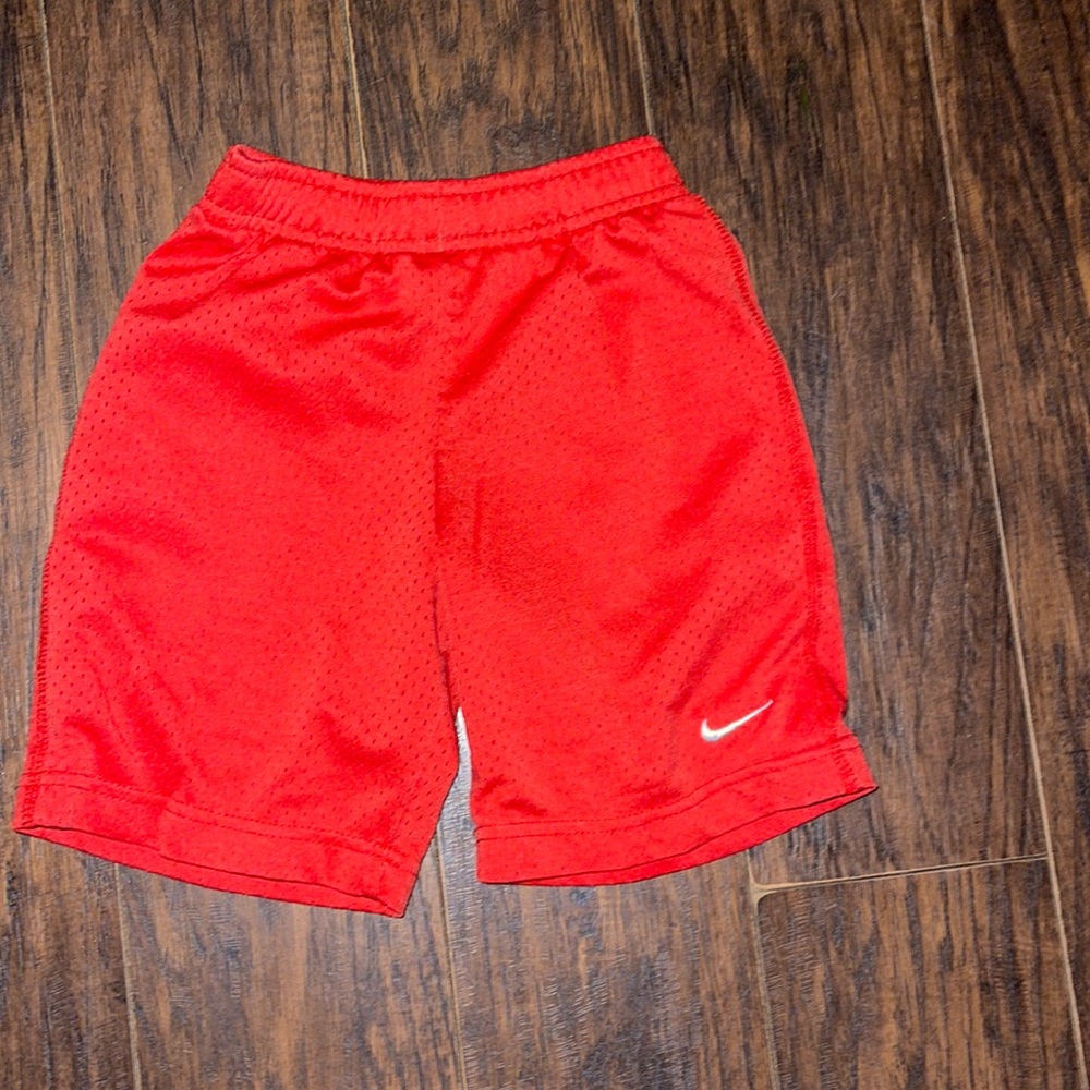 Boys short 4T